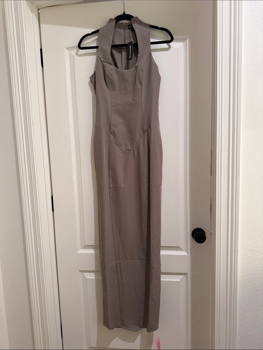 NWT Pretty little thing tan greyMUSHROOM color SCOOP NECK MAXI DRESS SIZE 2 - Picture 5 of 8